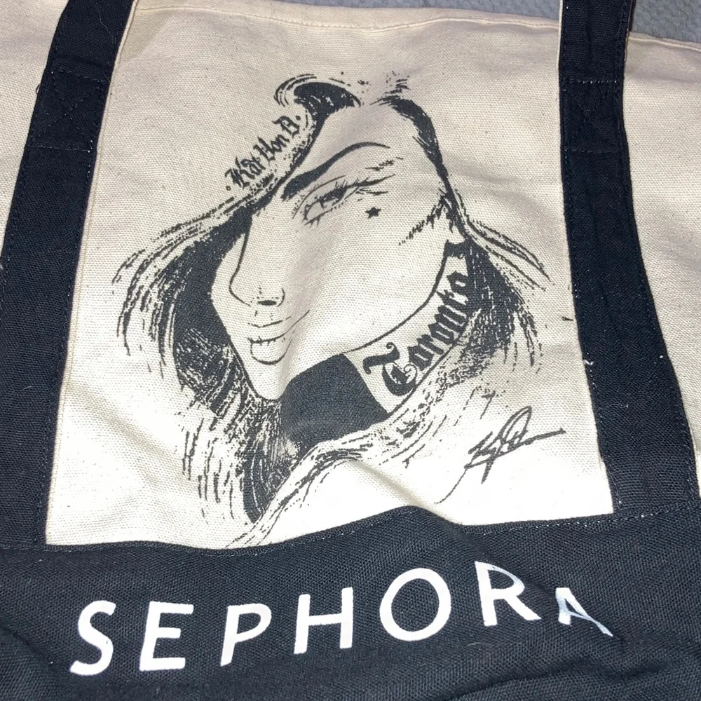 Sephora Heart Design Tote Bag - Black and Cream - Picture 4 of 5